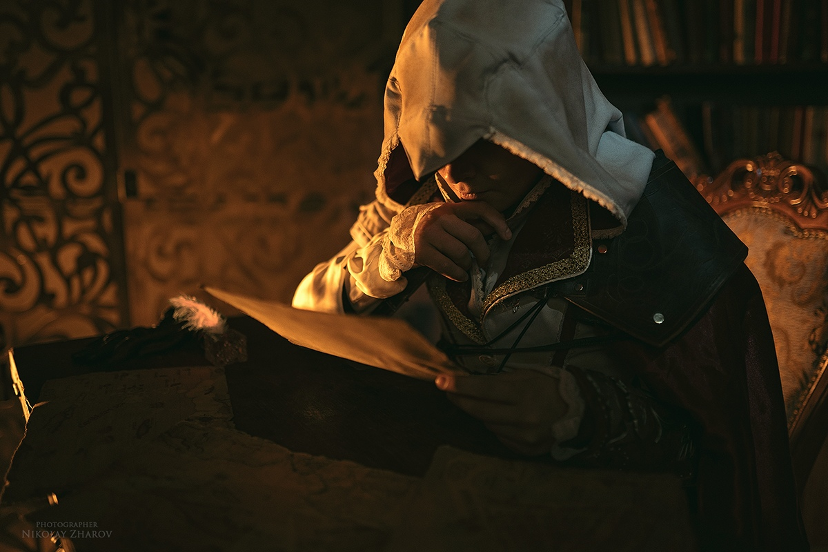 Assassin's Creed 2 - Косплей: Эцио Аудиторе в исполнении Фальки Цинтрийской Assassin's Creed 2 - Косплей: Эцио Аудиторе в исполнении Фальки Цинтрийской Игры