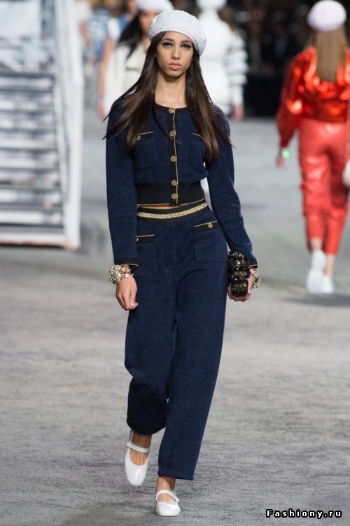 Chanel 2019 круизная коллекция Chanel 2019 круизная коллекция