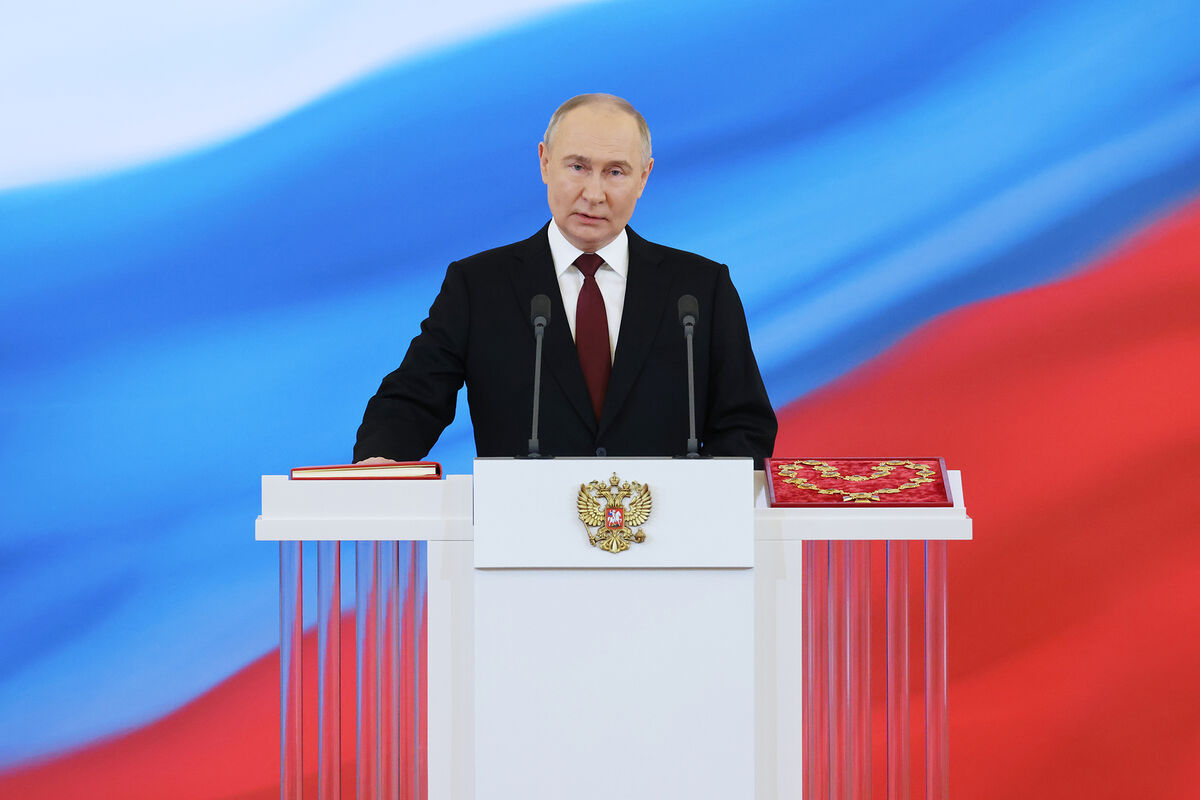 Путин подписал указы о новых главах пяти регионов РФ