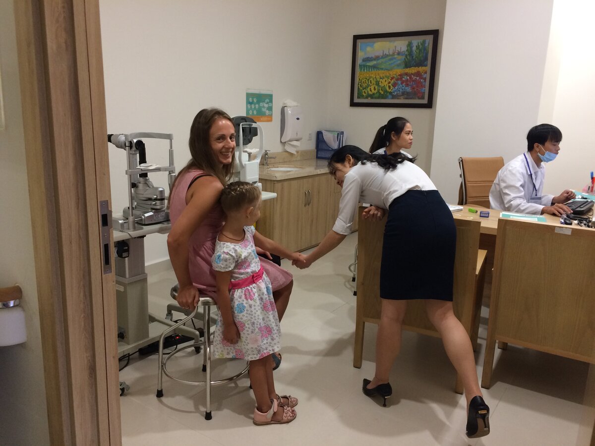 Попали во вьетнамскую больницу: это вам не Россия новости,события