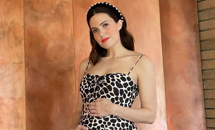 Звезда "Спеши любить" и "Это мы" Мэнди Мур объяснила, почему решила назвать сына, как принцесса Евгения