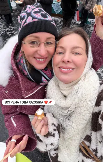 Анна Седокова с сыном, Тимур Родригез с Катей Кабак, Полина Аскери и Митя Фомин посетили светскую Масленицу в 