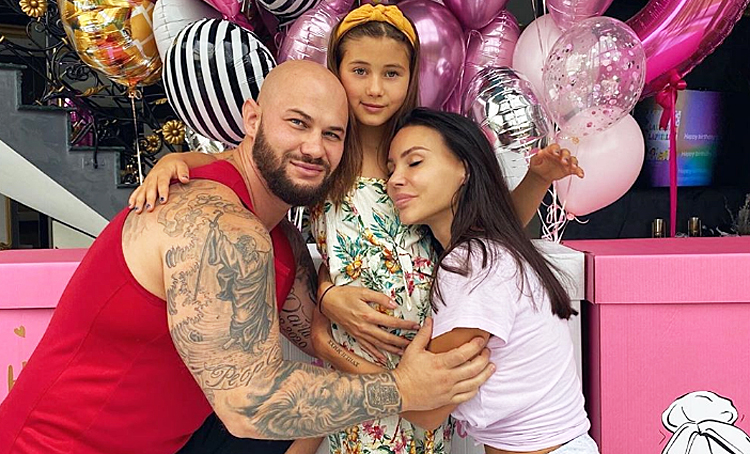 В стиле "Аватара": Джиган и Оксана Самойлова отметили 9-летие своей дочери Ариелы
