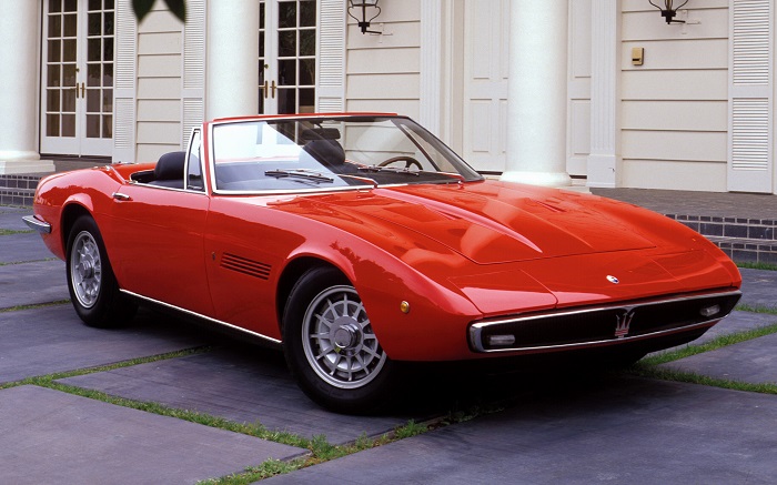 Maserati Ghibli Spyder 1969 с фарами откидного типа/ Фото: carpixel.net