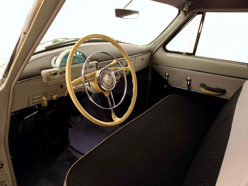 27 легендарных советских автомобилей: на чём ездили в СССР. Часть 1 27 легендарных советских автомобилей: на чём ездили в СССР. Часть 1 автомобили,видео,история,СССР