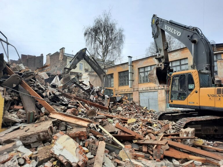 В Петербурге отдают под снос 200 домов, в том числе исторические