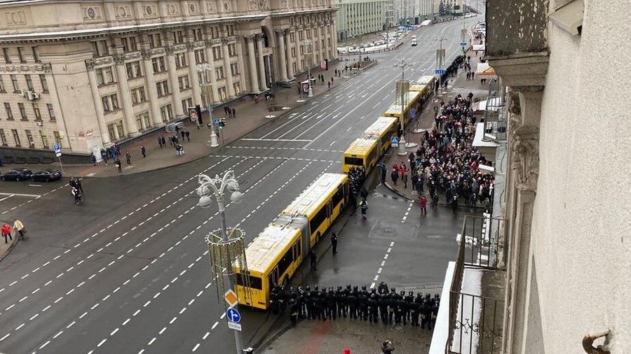 Силовики заблокировали движение «марша пенсионеров» в Минске Политика