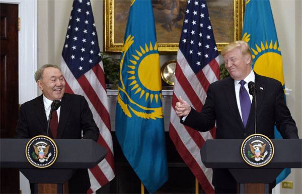 Назарбаев разрешил использовать железные дороги Казахстана для транзита грузов армии США
