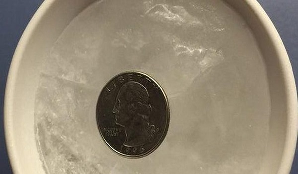Вот почему вам всегда следует оставлять монету в морозилке перед тем, как выйти из дома
