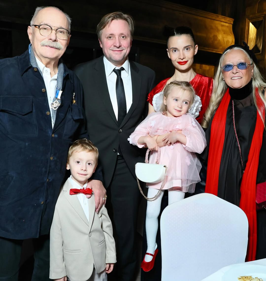 Никита Михалков отпраздновал 80-летие в кругу семьи Никита Михалков отпраздновал 80-летие в кругу семьи