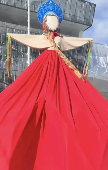 Анна Седокова с сыном, Тимур Родригез с Катей Кабак, Полина Аскери и Митя Фомин посетили светскую Масленицу в 