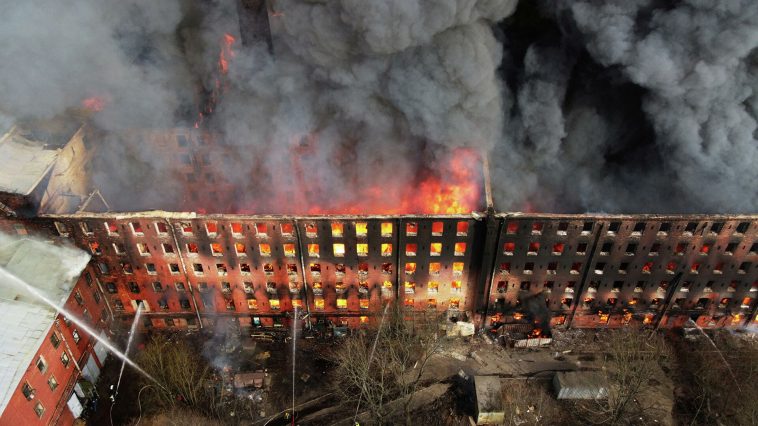 Эксперт сравнил пожары на «Невской мануфактуре» и в «Зимней вишне»