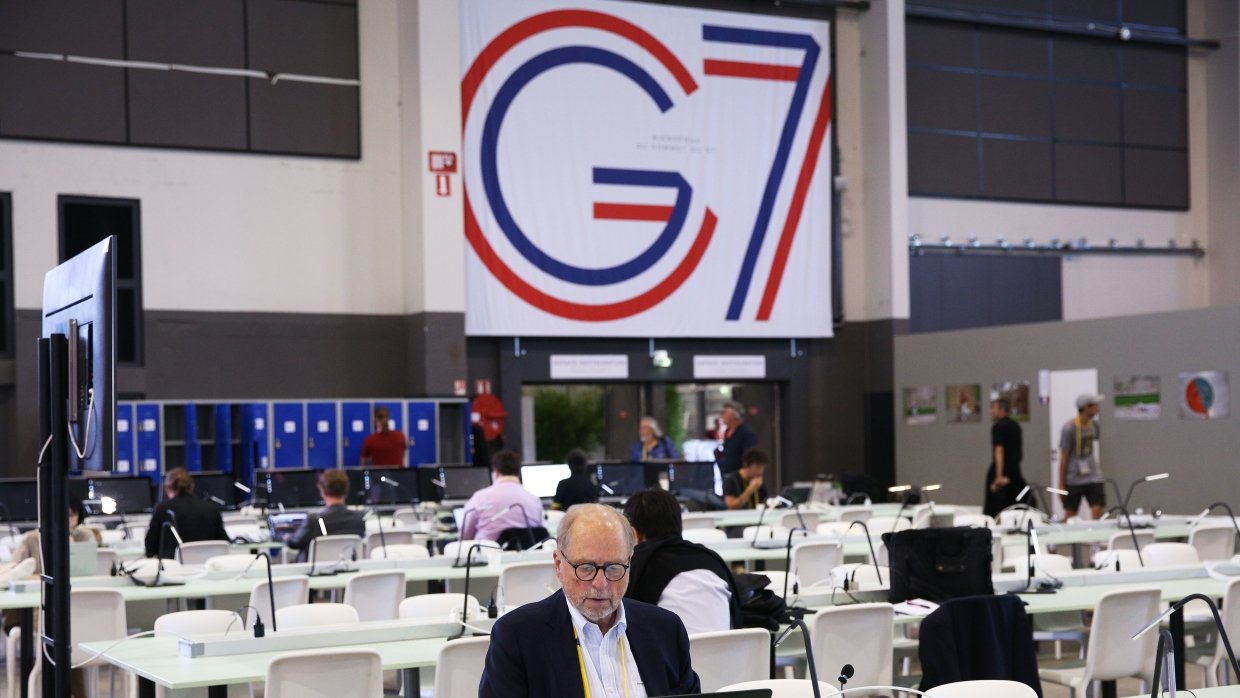 В Кремле прокомментировали возможное приглашение России на саммит G7 в США