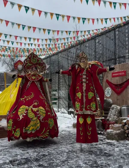 Анна Седокова с сыном, Тимур Родригез с Катей Кабак, Полина Аскери и Митя Фомин посетили светскую Масленицу в 