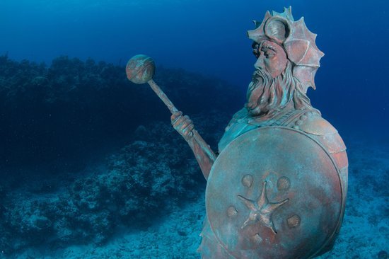 Удивительные статуи, которые можно увидеть только под водой