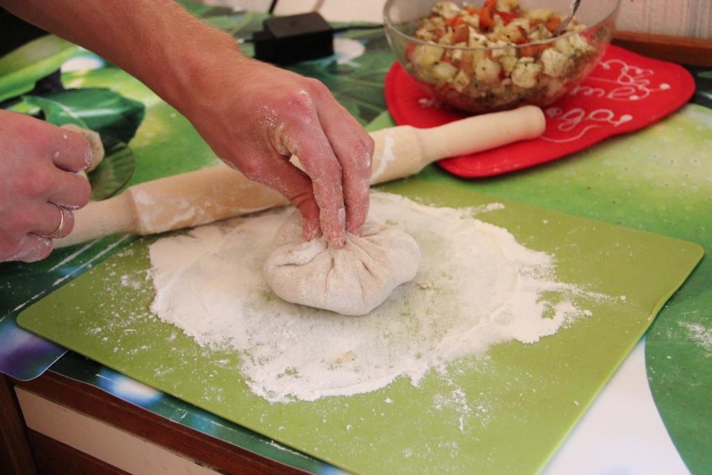 Готовим индийские лепешки бхаторы с овощами и сыром тесто, можно, начинки, лепешки, масле, приготовить, смело, карри, лепешку, этого, оливковое, получается, на топленом, жарить, будут, получаются, с большим, сливочном, количеством, кухня