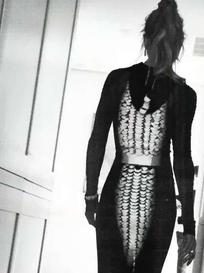 Николь Кидман в прозрачной юбке и Эль Фаннинг в 