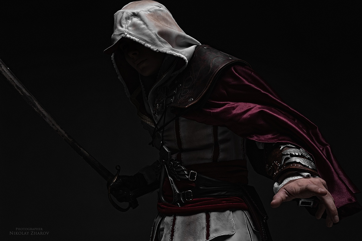 Assassin's Creed 2 - Косплей: Эцио Аудиторе в исполнении Фальки Цинтрийской Assassin's Creed 2 - Косплей: Эцио Аудиторе в исполнении Фальки Цинтрийской Игры