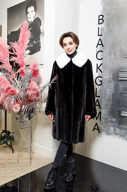 Елена Лядова, Оксана Акиньшина, Олеся Судзиловская и другие на открытии выставки в ГУМе светская жизнь, елена лядова, оксана акиньшина, олеся судзиловская