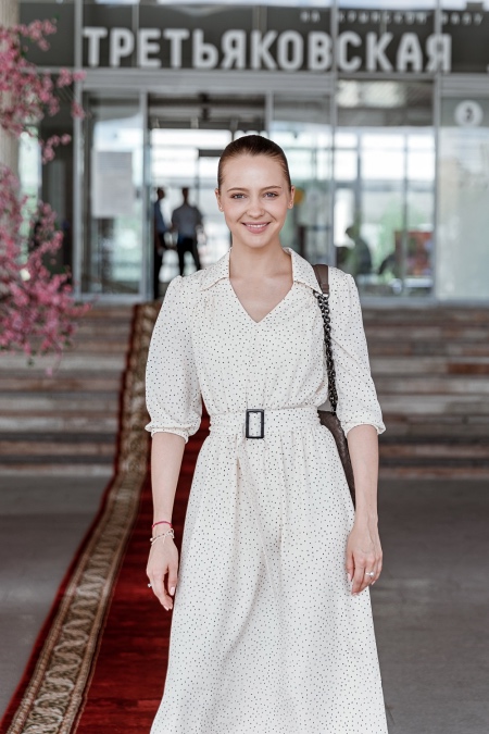 Алена Долецкая, Юлия Хлынина и другие на открытии выставки в рамках фестиваля "Черешневый лес" Звезды,Новости о звездах