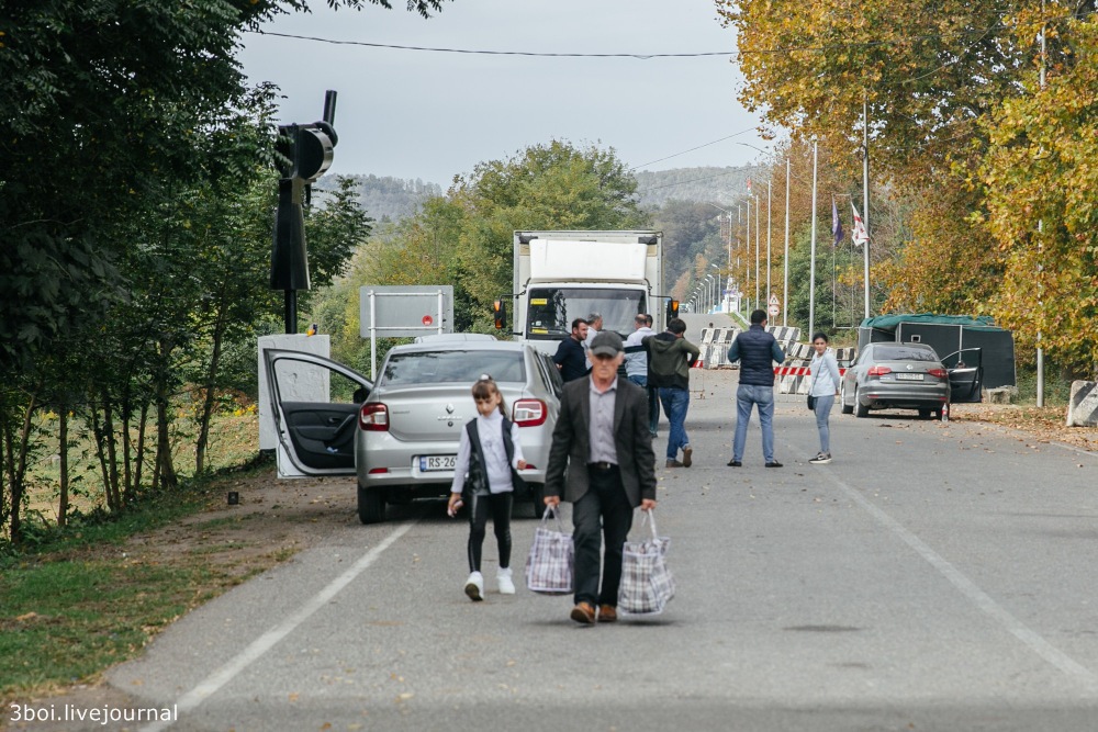 Американка пережила удивление и ужас на грузино-абхазской границе 