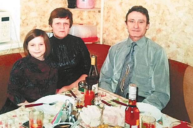 Внучка призналась в оговоре деда, получившего 12 лет колонии Внучка призналась в оговоре деда, получившего 12 лет колонии