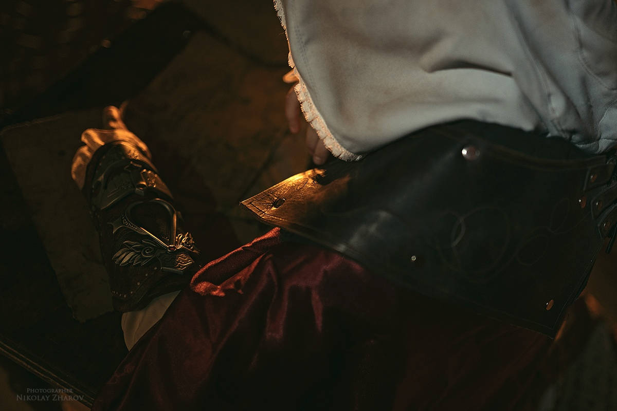 Assassin's Creed 2 - Косплей: Эцио Аудиторе в исполнении Фальки Цинтрийской Assassin's Creed 2 - Косплей: Эцио Аудиторе в исполнении Фальки Цинтрийской Игры