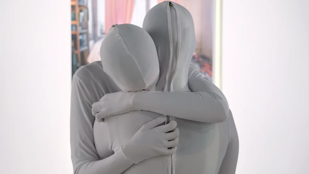 В Москве открылась тотальная инсталляция «Любовь. От и до»
