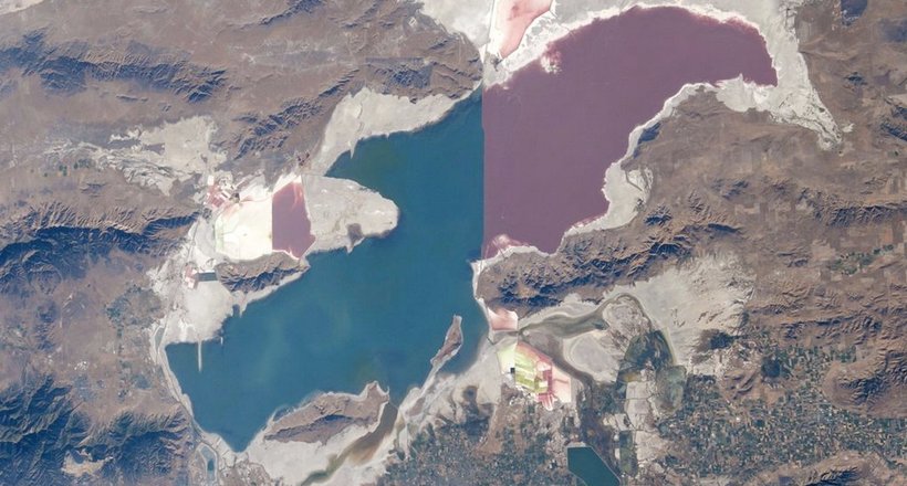 Двухцветное озеро: почему части Большого Соленого озера разного цвета