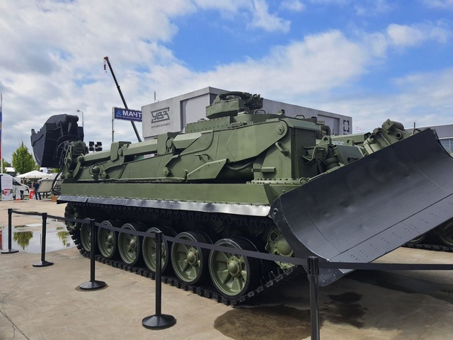 54-тонная УБИМ на шасси Т-90М создана для выполнения самых сложных задач оружие,респ,Мордовия [144932]