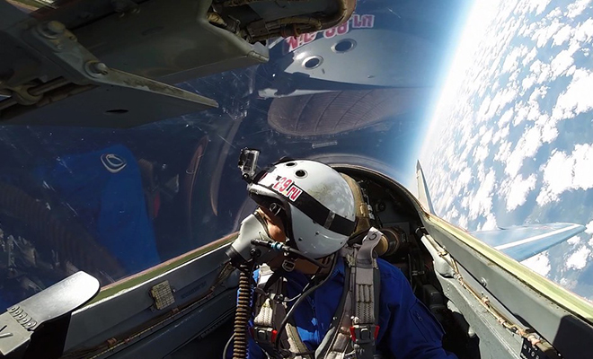 МиГ-31 поднялся от Земли до границы ближнего космоса: видео