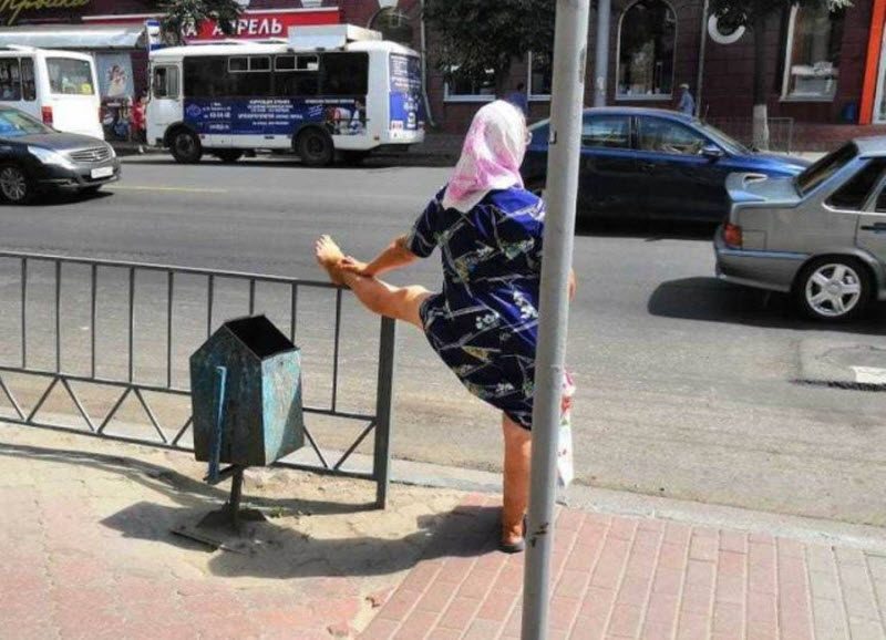 Жена возвращается домой с работы, заходит на кухню Жена возвращается домой с работы, заходит на кухню анекдоты,веселье,демотиваторы,приколы,смех,юмор