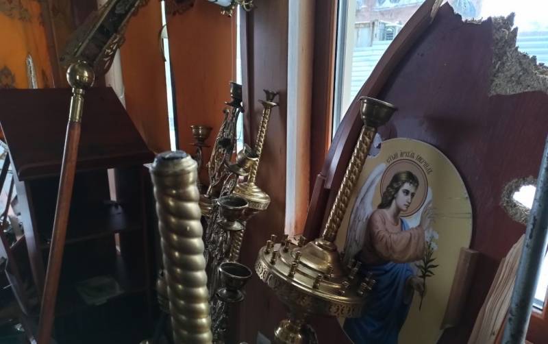 Уничтожены иконы и алтарь: отступающие солдаты ВСУ открыли огонь по храму в Новогнатовке