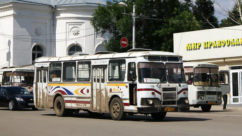 В Арзамасе есть и ПАЗики — правда, в отличие от других малых городов России, здесь они находятся в явном меньшинстве автобус, лиаз, общественный транспорт