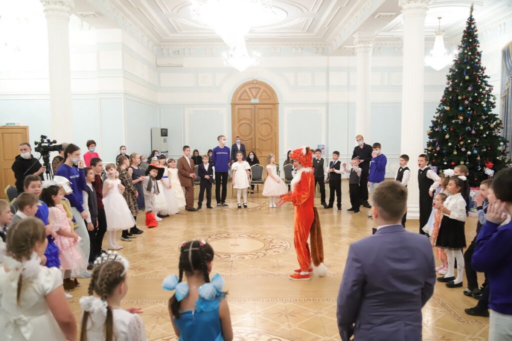 В правительстве Рязанской области прошёл праздник для детей из школ-интернатов