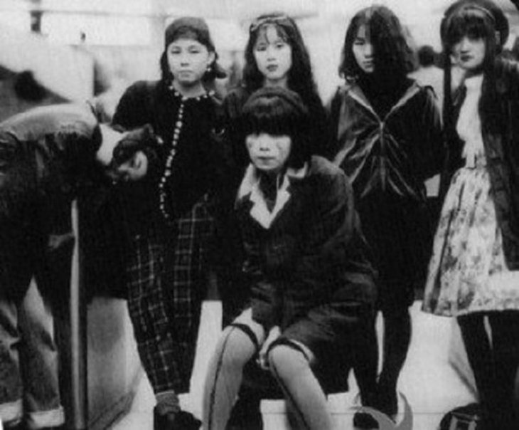 Sukeban: редкие фотографии банд девушек Японии в 70-80 годы Sukeban: редкие фотографии банд девушек Японии в 70-80 годы
