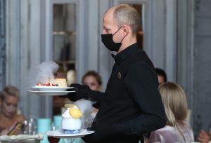 Бару «Барвиха Lounge» грозит закрытие на три месяца за нарушение антикоронавирусных мер. Фото: Наталия Нечаева, «Вечерняя Москва»