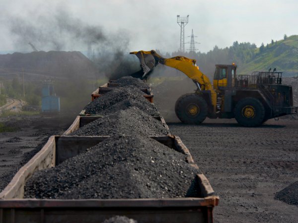 Новак рассказал о ситуации с покупкой российского угля Украиной