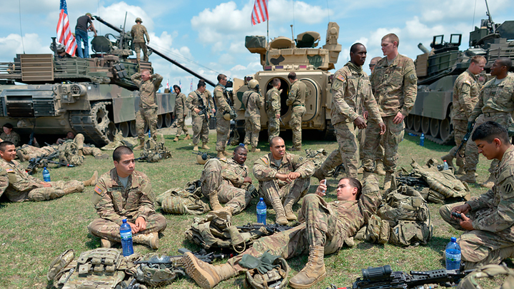 ПОЛТЫСЯЧИ СОЛДАТ-САМОУБИЙЦ. ЭТА АРМИЯ И ЭТА СТРАНА УБИВАЕТ СЕБЯ САМА