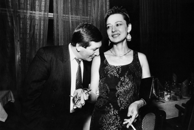 Эти интригующие фото являются символом России 90-х 