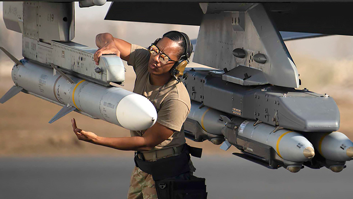 В ОТСТАВКУ НА АВИАНОСЦЕ: ПЕРВЫЕ ТРИ ПРЕЗИДЕНТА НА ВЫХОД НАЗВАНЫ