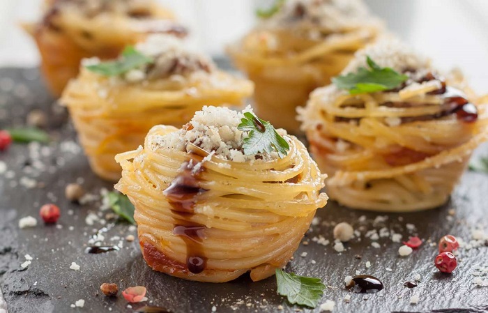 Маффины получится приготовить только из спагетти. / Фото: food.inmyroom.ru