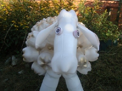 Что можно сделать из пластиковых бутылок своими руками для дачного участка, сада и огорода Что можно сделать из пластиковых бутылок своими руками для дачного участка, сада и огорода идеи