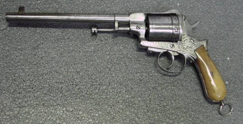 Револьвер из Монтенегро оружие