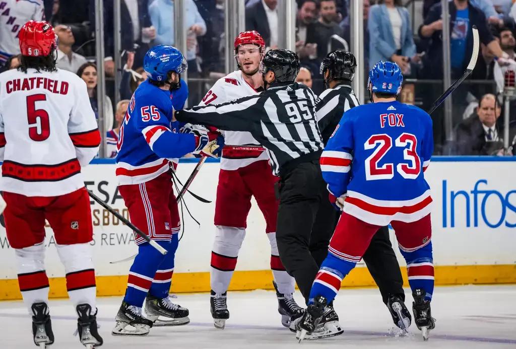 Стычка в хоккее