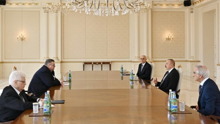 Ильхам Алиев обсудил с Алексеем Оверчуком развитие сотрудничества Азербайджана и России