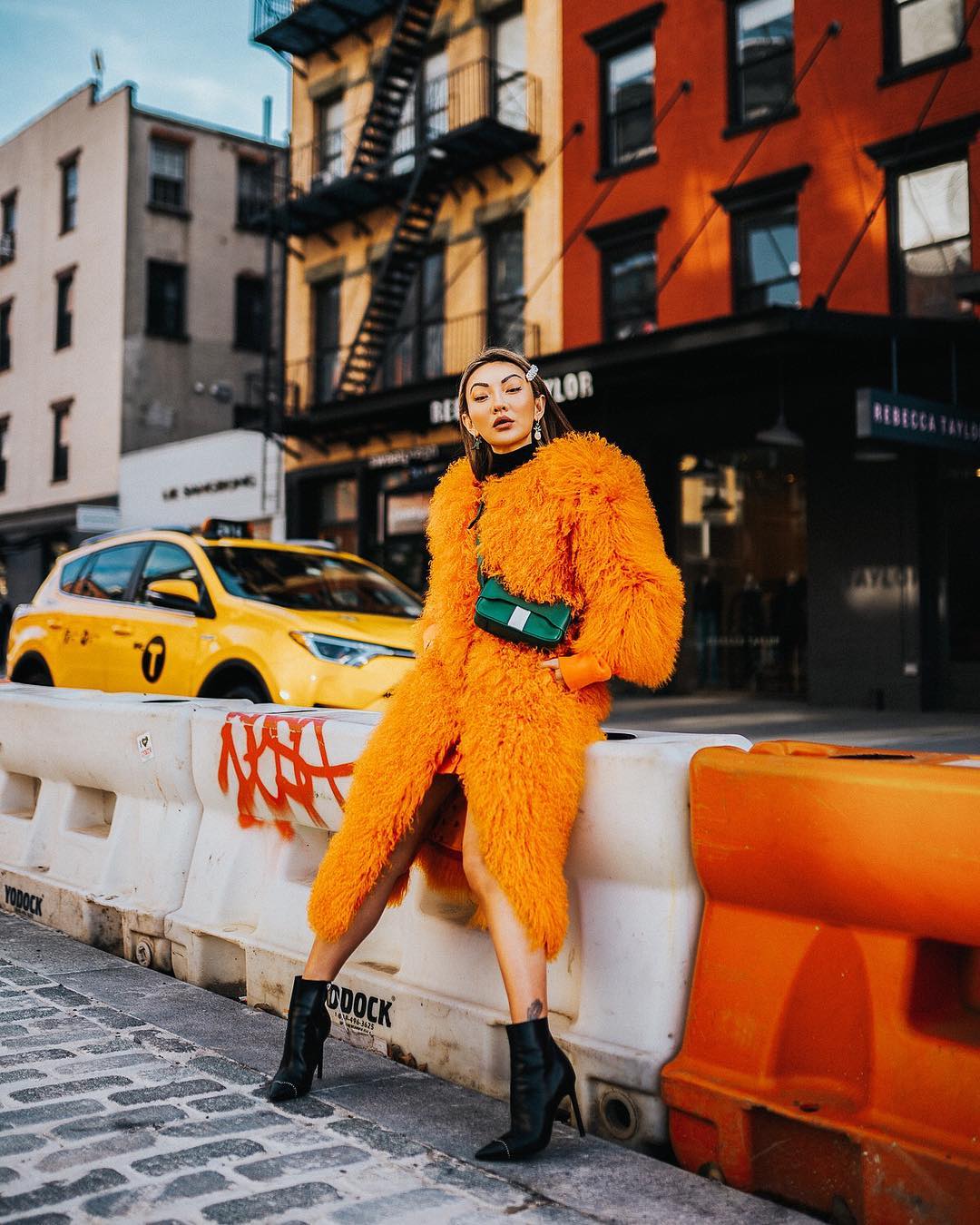 Pantone рекомендует - эти оттенки будут на всех модницах мира осенью-зимой 2019-2020 Pantone рекомендует - эти оттенки будут на всех модницах мира осенью-зимой 2019-2020 мода,модные советы,модный обзор,осень-зима 2019-2020,стиль,тенденции