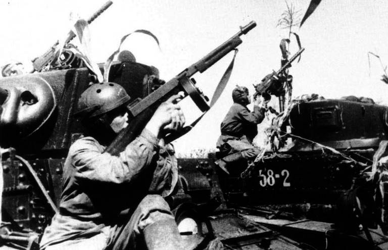 Средства ПВО, поставленные СССР по ленд-лизу: зенитные пулемётные и артиллерийские установки Средства ПВО, поставленные СССР по ленд-лизу: зенитные пулемётные и артиллерийские установки оружие