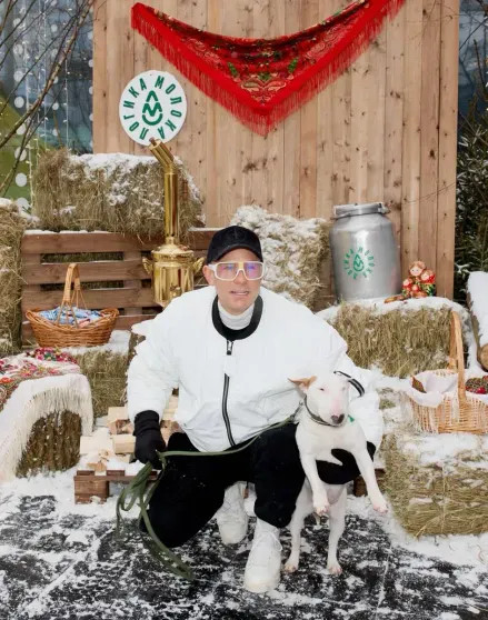 Анна Седокова с сыном, Тимур Родригез с Катей Кабак, Полина Аскери и Митя Фомин посетили светскую Масленицу в 