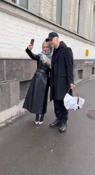 Шаман и Екатерина Мизулина показали, как готовятся к Пасхе Екатерина, Мизулина, Шаман, куличи, МизулинаШаман, Шамана, женат, Мартыновой, видео, Мизулиной, ШаманШаман, Екатерины, местном, около, стоимостью, тысяч, рублей, главным, Laurent, гостем